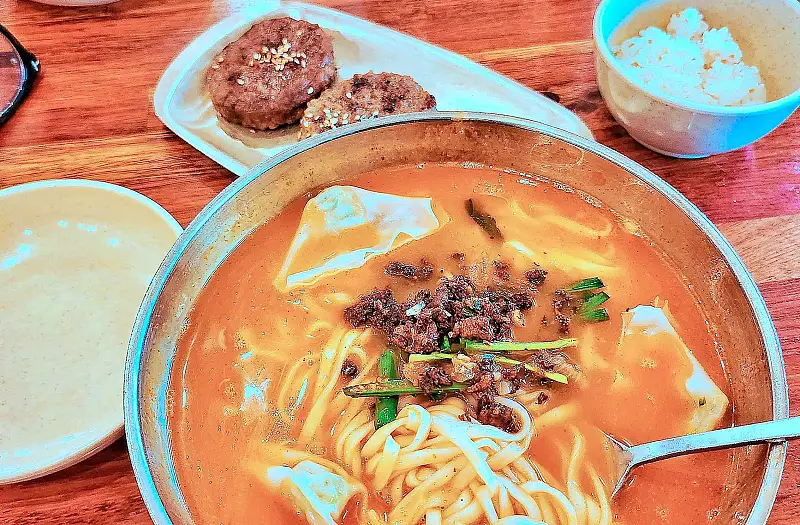 어서와 한국은 처음이지 아르헨티나 친구들 편 강남 신논현역 칼국수, 떡국, 만두, 교자, 설렁탕 맛집 위치