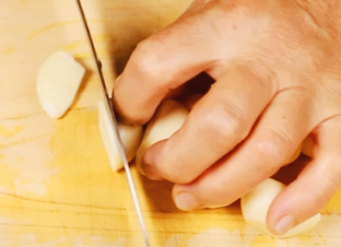 마늘 편으로 설어