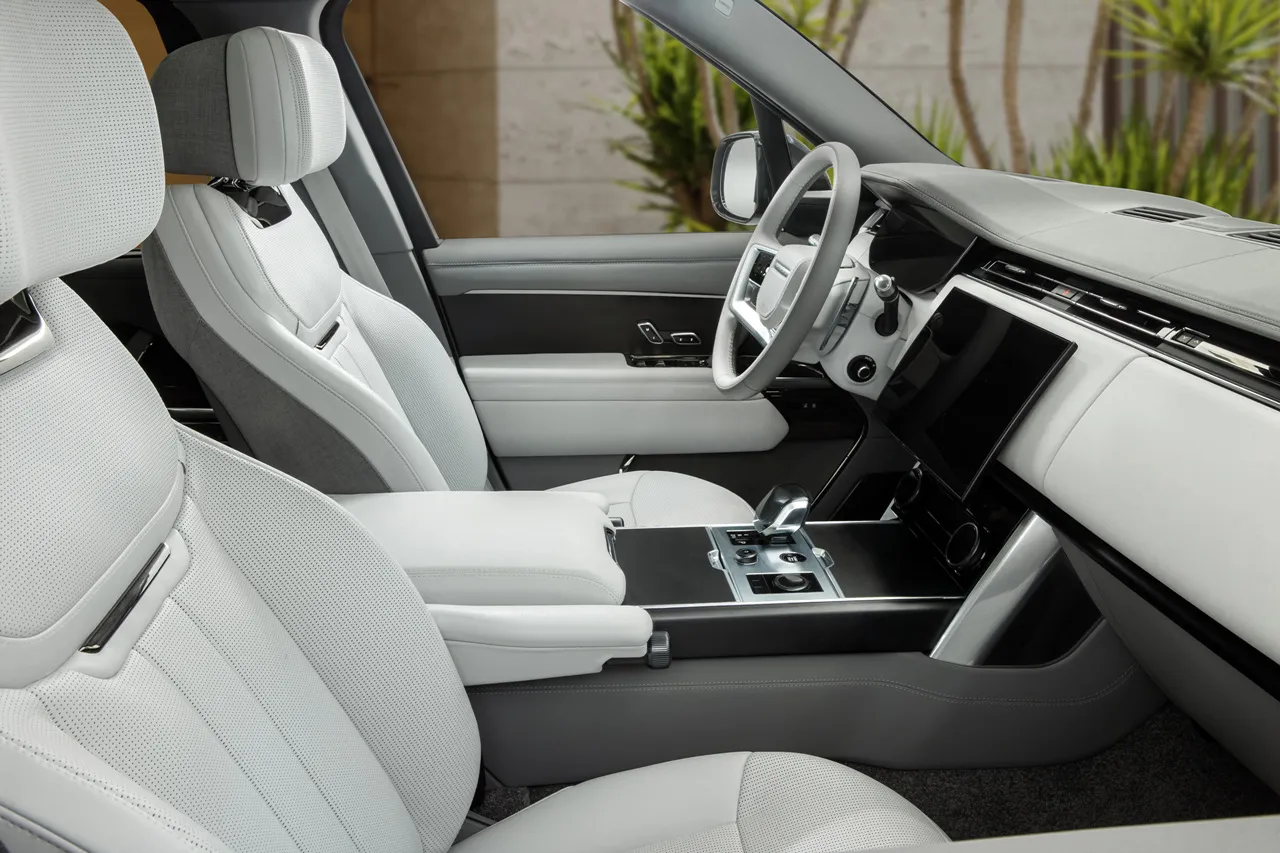 레인지로버 스포츠 P550e 이미지