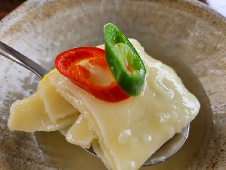 칼칼한 맛이 더해진 손수제비