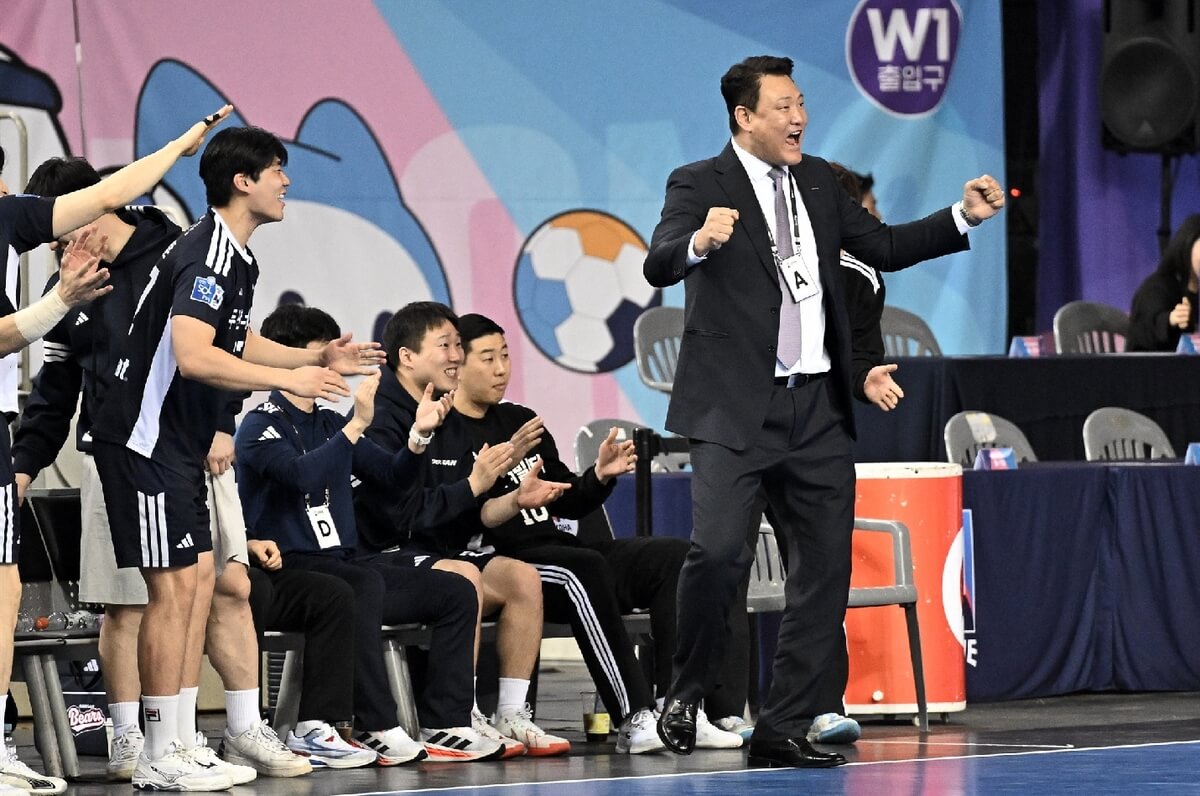 10년을 지배한 두산, 핸드볼 H리그 통합 우승 완성