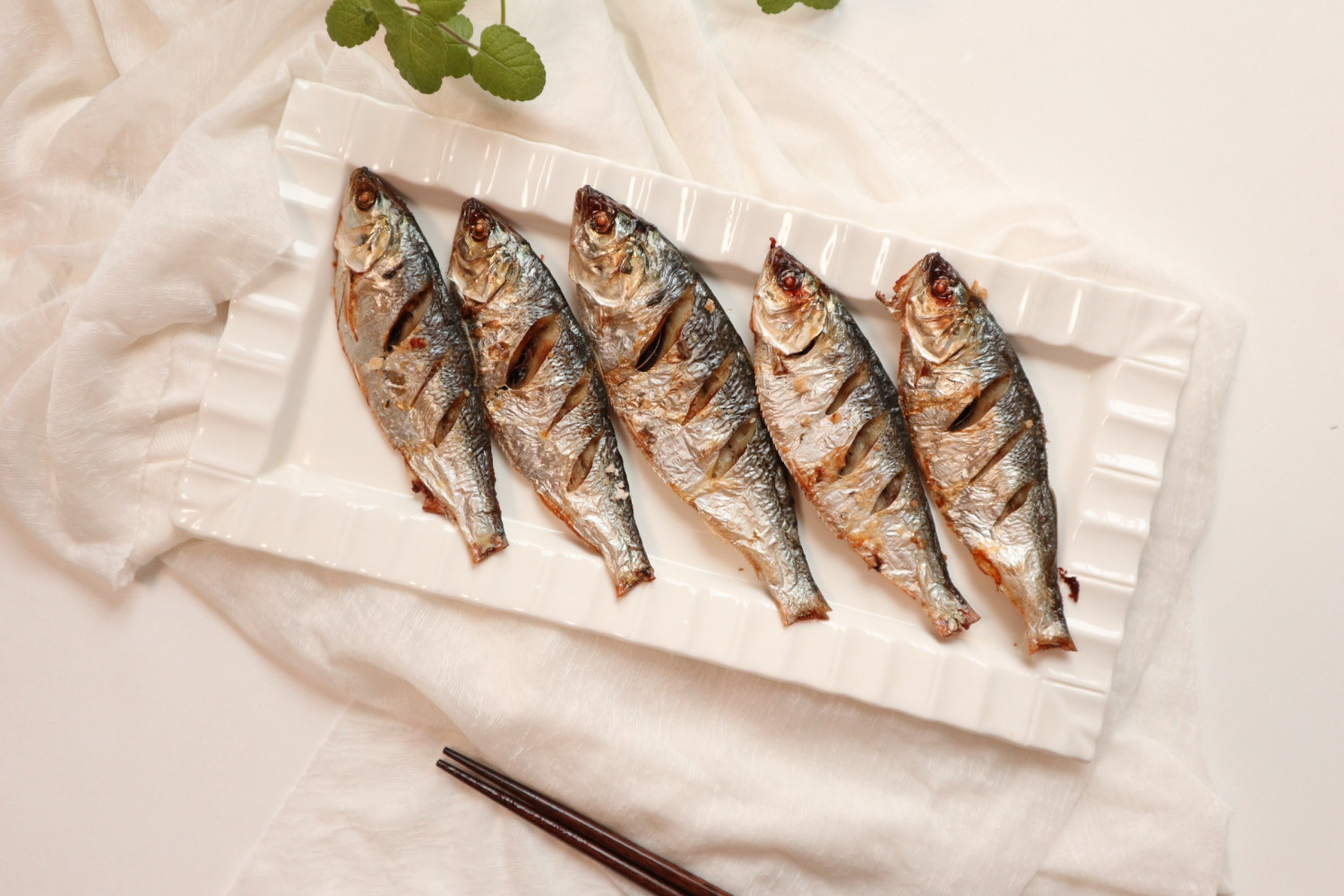 맛있게 구어진 전어구이