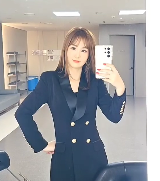 가수 윤수현