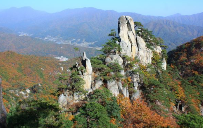 2025 경기도 단풍 명산 BEST ❘ 북한산&middot;남한산성&middot;광교산 등 추천 코스