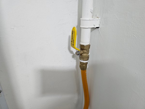 열려있는-가스밸브