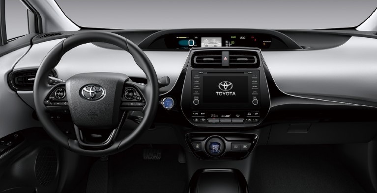 4세대-프리우스-실내