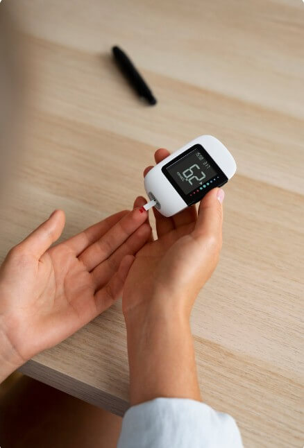 혈당 수치를 재는 모습