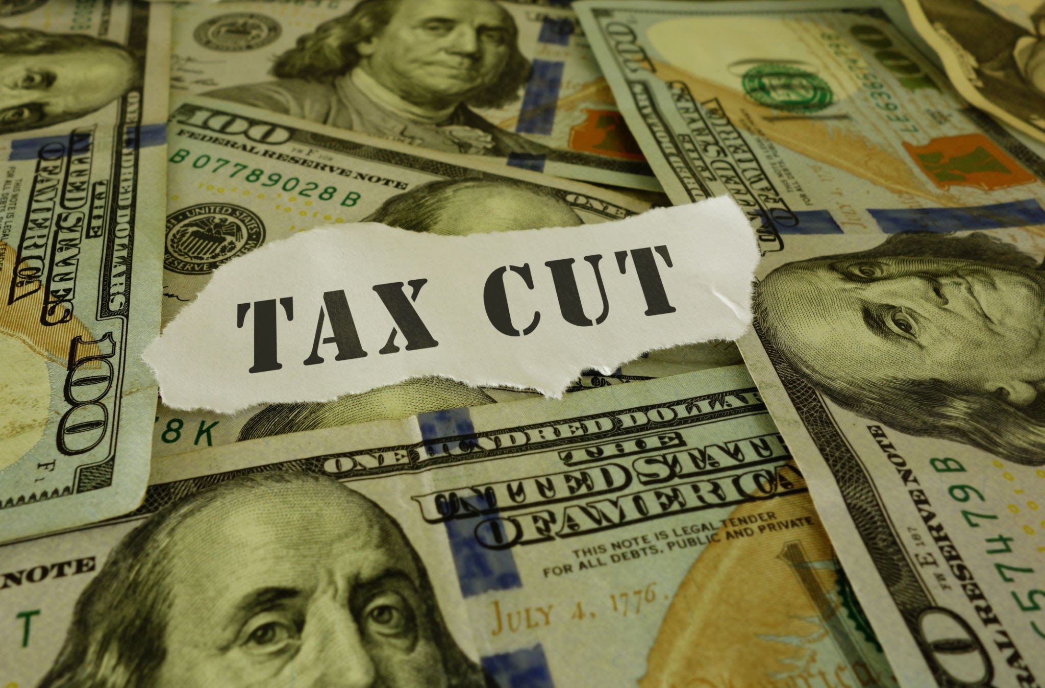 감세 정책 연장 및 법인세 인하 추진