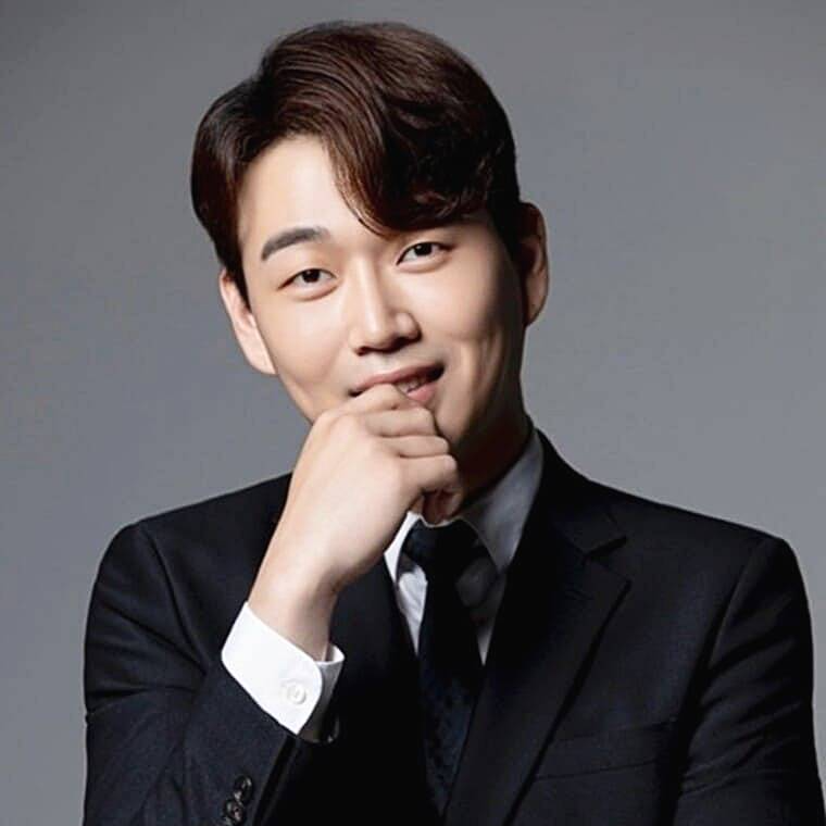가수-황영웅
