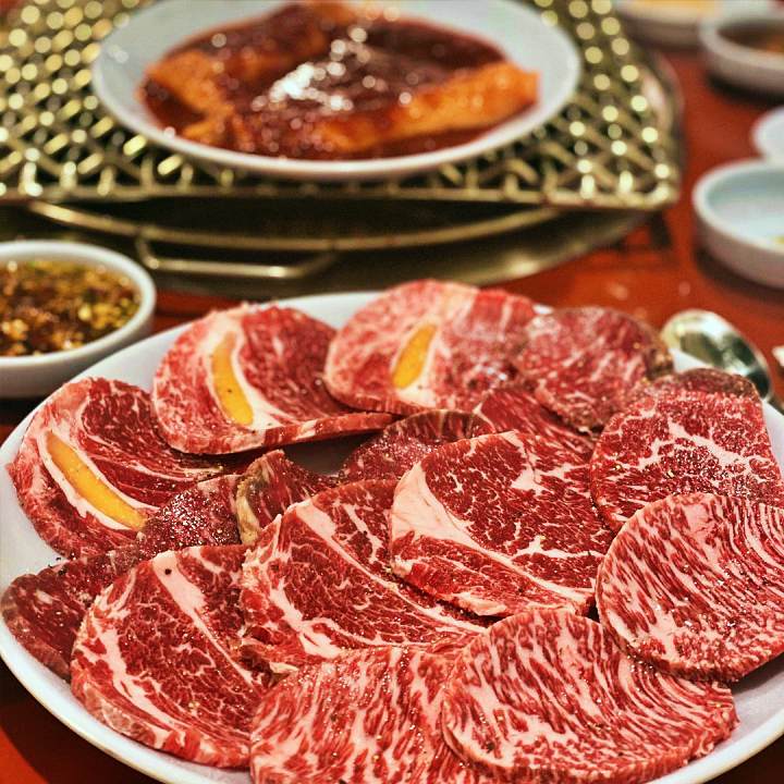 토요일은 밥이좋아 용산 남영동 투뿔 한우 주물럭 맛집 등심 살치살 우설 특양구이 마늘국수 무생채비빔면 서울 핫플레이스 재벌집 장손 김남희 토밥 좋아 방송정보