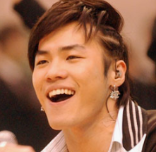 충격 !! 가수 휘성 향년 43년세로 자택서 숨진채발견