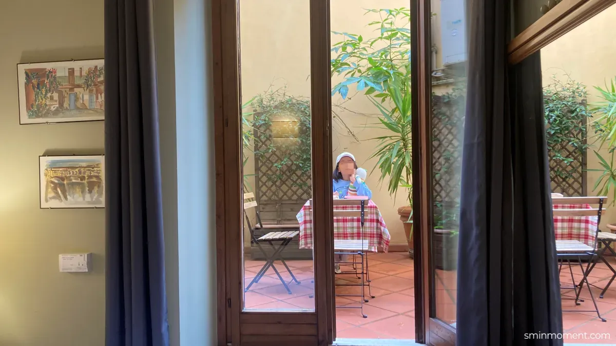 이탈리아-로마-숙소-아침-여유-테라스-그림그리기