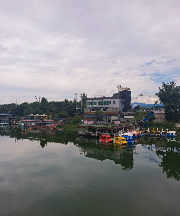 공지천 부근 카페들