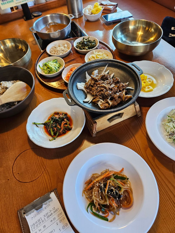 봄이보리밥 한상차림