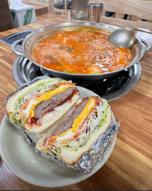 6시 내고향 군산 부대찌개 맛집 비행장정문부대찌개