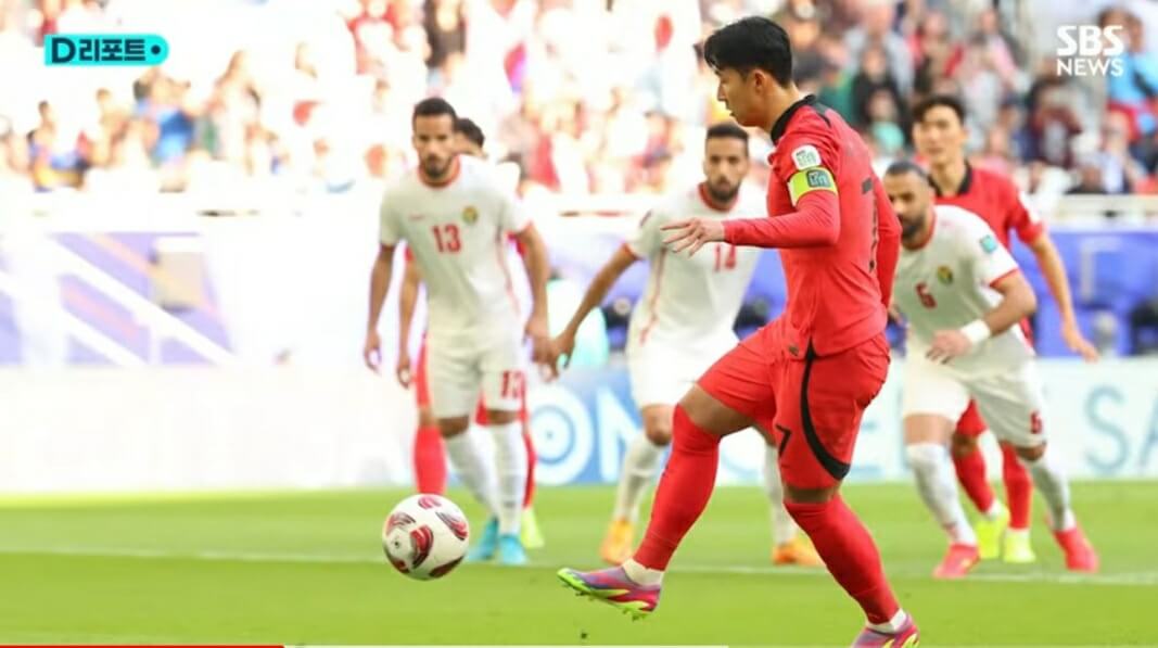 축구하는 손흥민