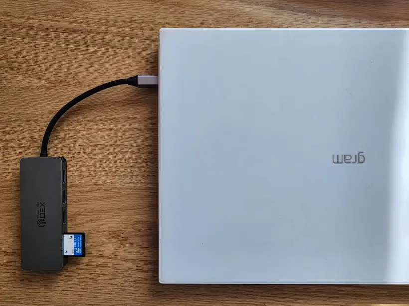 윈도우즈11_노트북_SD카드_ SD연결_허브로_연결한모습