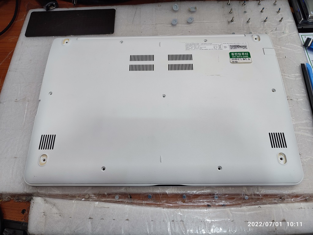 CPU 발열이 높은 제품이라서 청소를 해보고 있습니다.