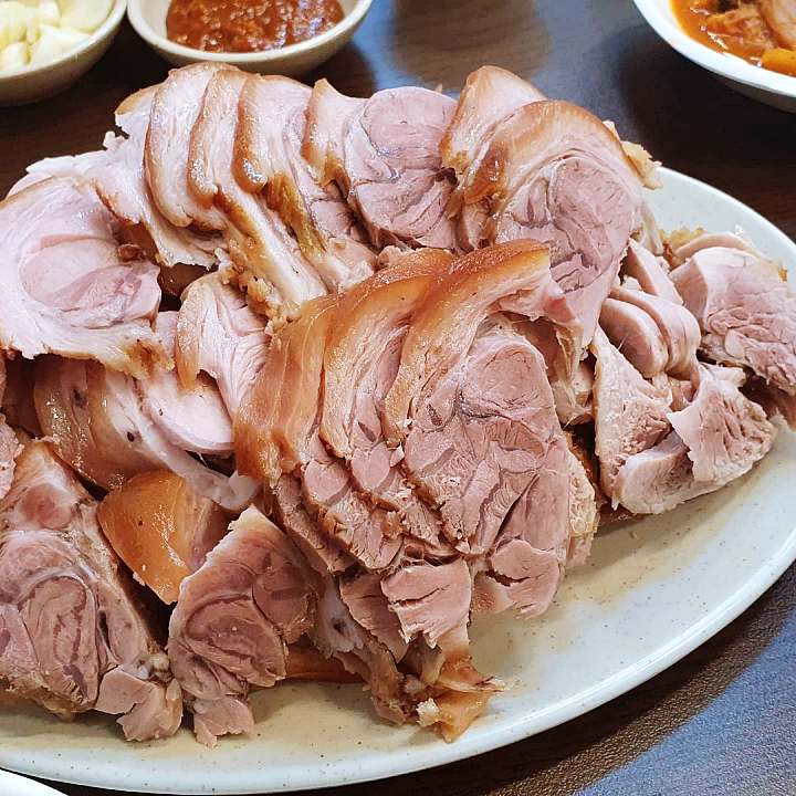 6시내고향 강원 춘천 족발 고향정가게 고향노포 왕족발 매콤 비빔국수 잔치국수 맛집 오늘 방송 추천