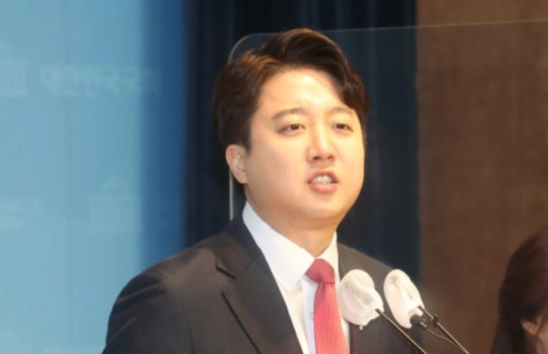 이준석 국민의힘 지지율 지적