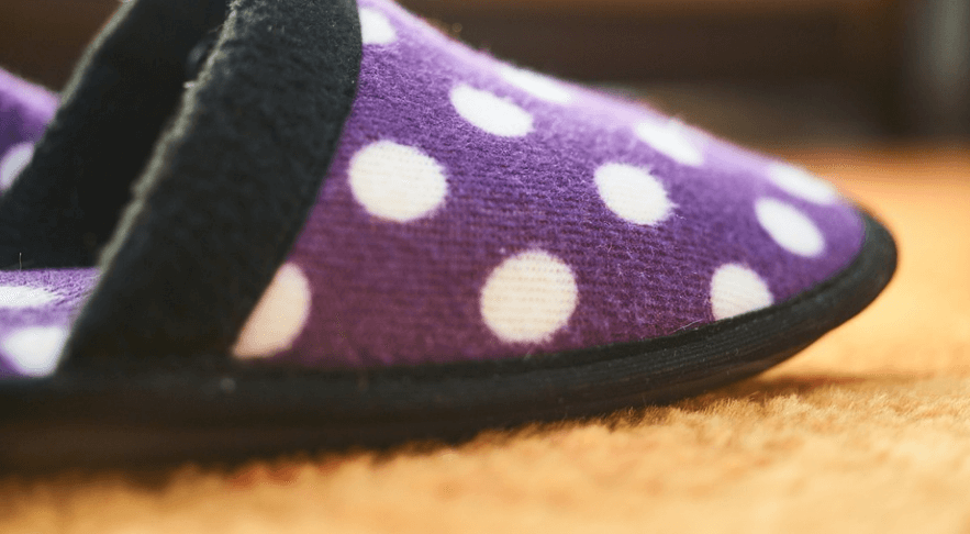 베이킹소다 활용법으로 카펫을 청소 할 수 있다