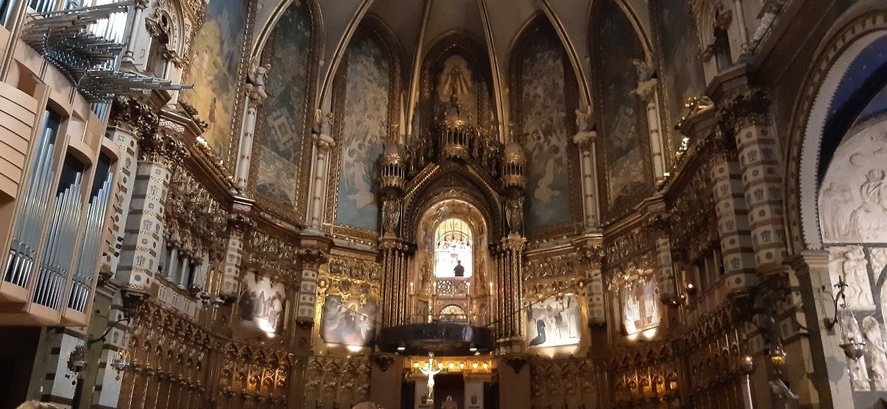 몬세라트 대성당 내부 모습