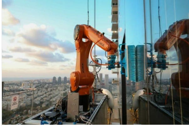 세계 최초 고층 창문 청소 로봇 '오즈모'...펀딩 성공 VIDEO: Skyline Robotics Completes $3.35M Funding Round to Expand Business Operations