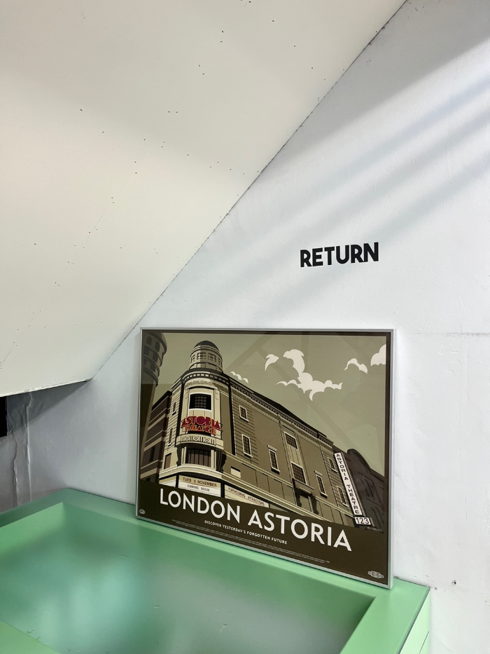 전시 포스터 모습 2