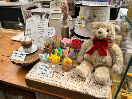 카운터에 있던 귀엽고 다양한 초들