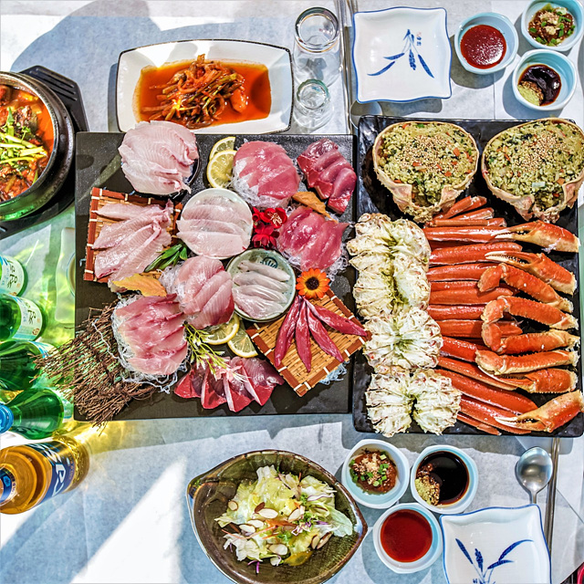 부산 수영구 광안리 맛집 현지인 추천 부산여행 로망스 대영횟집 석화연 수변최고돼지국밥 마담에뽀끄 아메리칸빌리지 진곰탕진해장 오륙도횟집 디에이블 무쇠김치삼겹