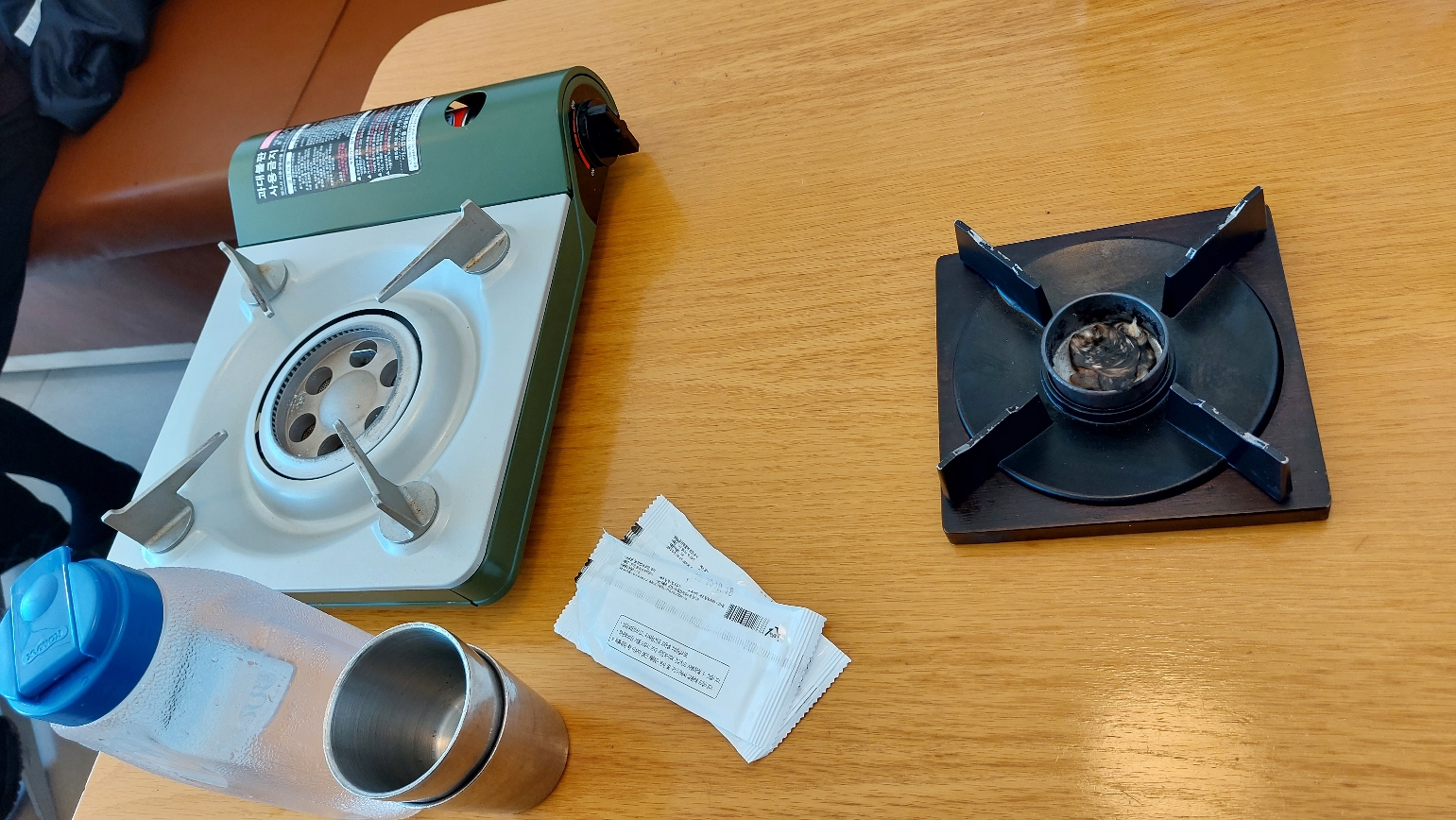 유성불백 죽동점 테이블 세팅