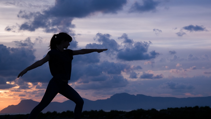 요가하는 사람을 표현한 사진