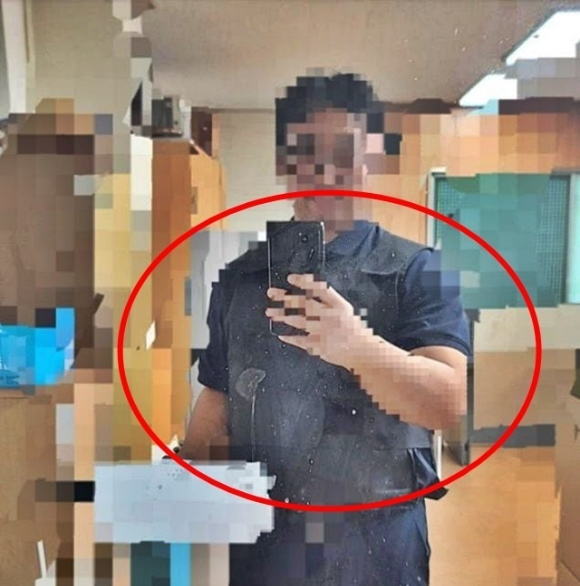 전북지역 한 고등학교 교사가 학생들의 지속적인 '살해 협박'으로 방검복을 입고 수업하는 일이 벌어졌다. [사진=전북교사노조]