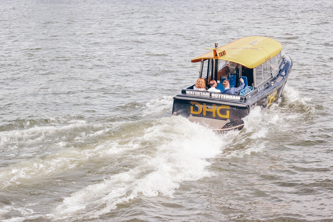 Water taxi