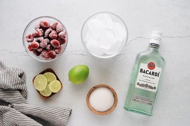 맛있는 수제 다이키리 레시피 3가지 : 복숭아, 망고, 라즈베리