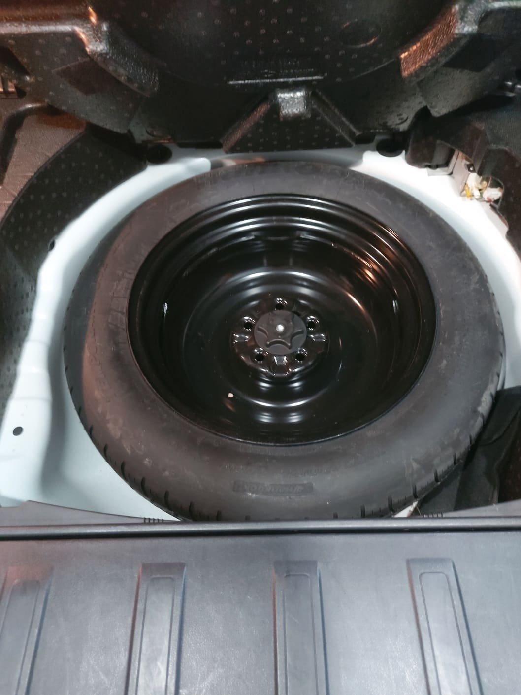 QM5 스페어타이어