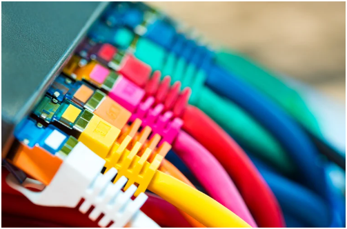 alt="여러가지 케이블 선들"