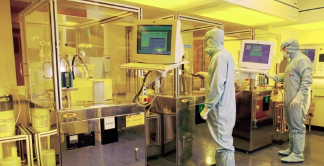 반도체 유리기판용 장비