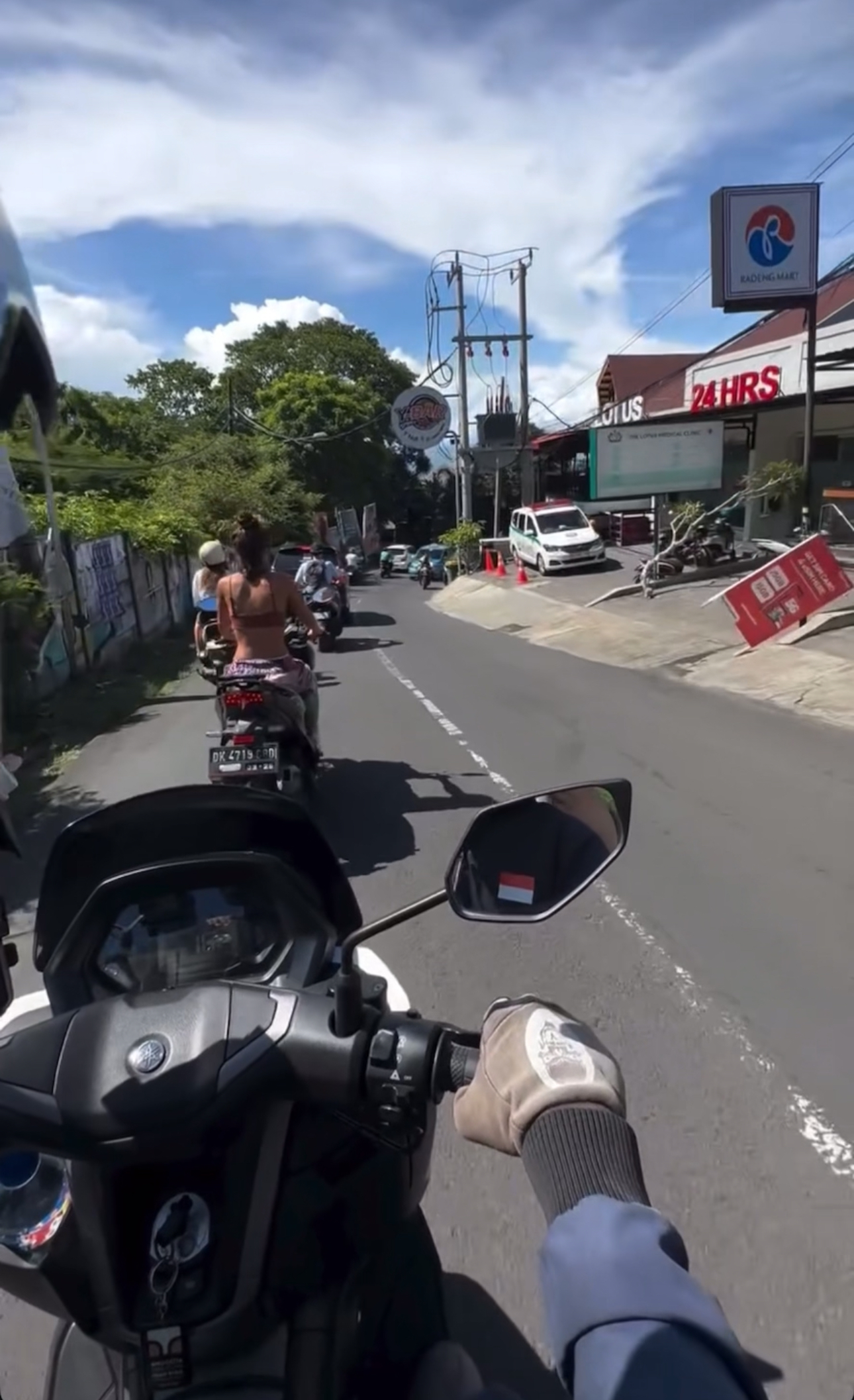 발리 우부드의 오토바이 족들