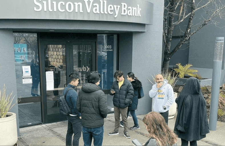 ์ค๋ฆฌ์ฝ๋ฐธ๋ฆฌ์ํ-์ ๋ฌธ์์-์์๋-๊ณ ๊ฐ๋ค-์ฌ์ง