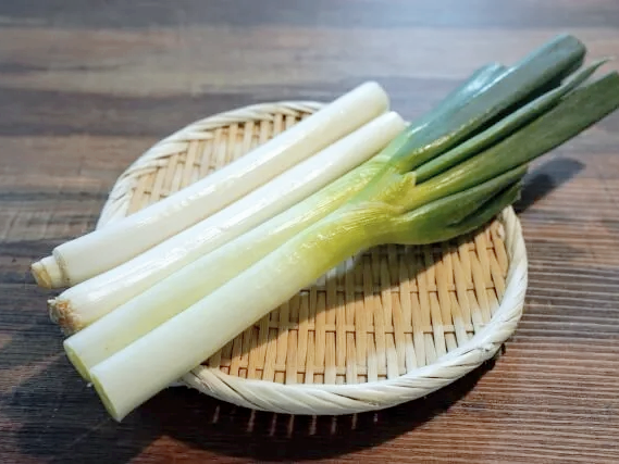 차로 끓여 마시는 대파 뿌리