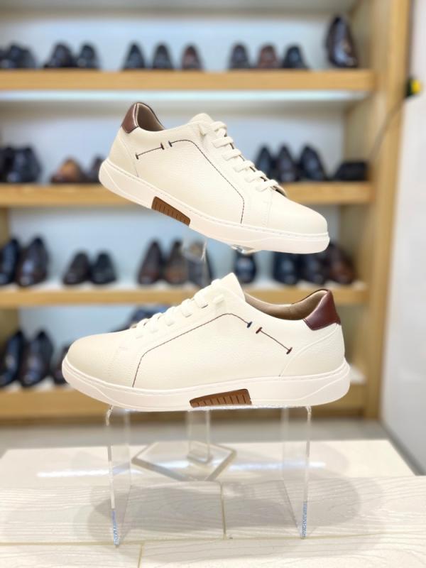 소다 남성 데일리 캐주얼 정장 오피스 경량 쿠션 키높이 가죽 밴딩 스니커즈 SP23635