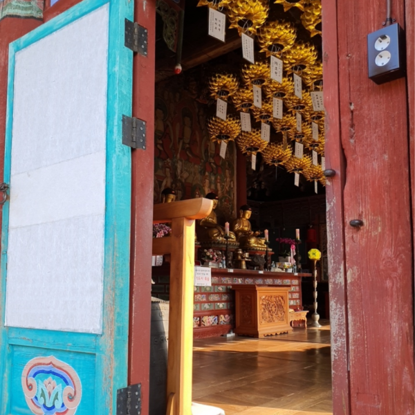 화성용주사 대웅보전