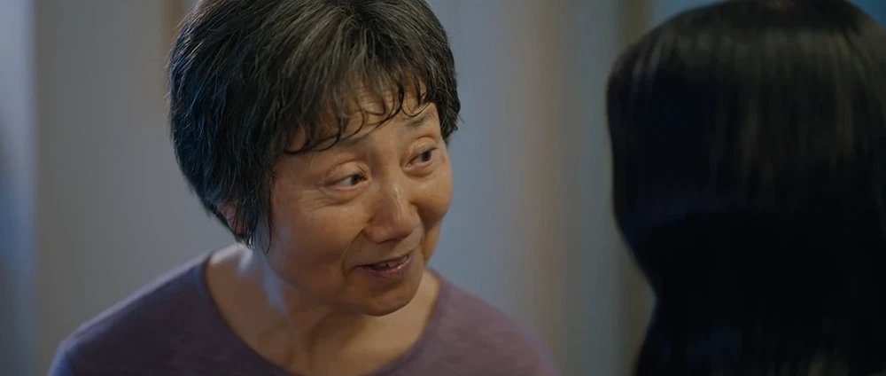 솔이에게-의미심장한-말을-하는-솔이-할머니