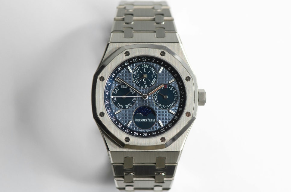 로열 오크 퍼페추얼 캘린더 26574ST 실제사진