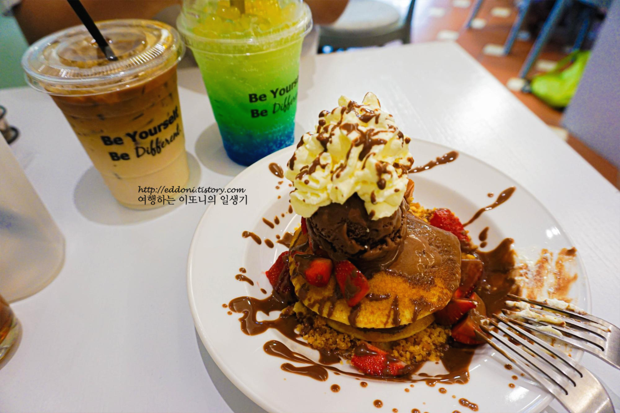 카오산 로드 카페 조이 워크 jaywalk cafe