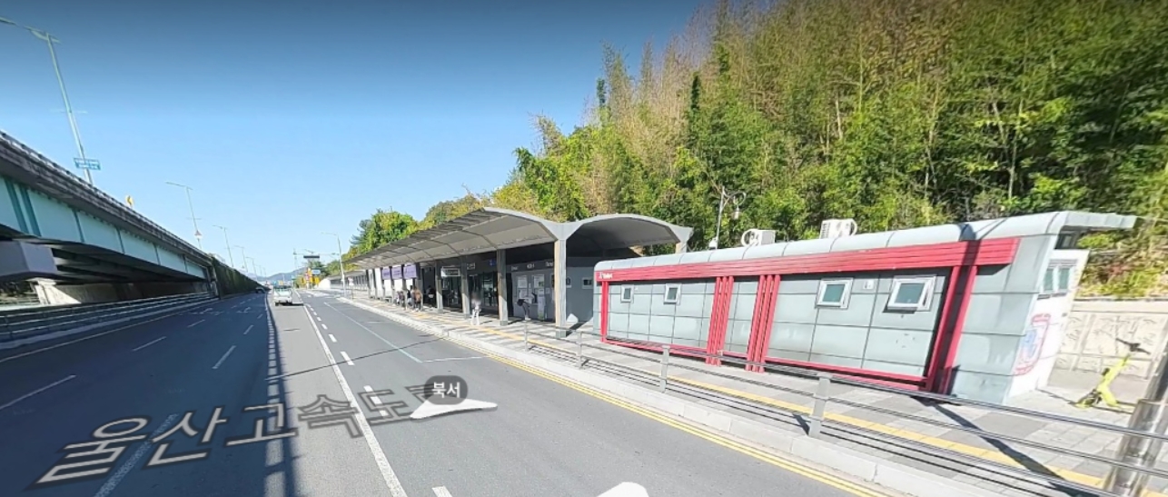 &lt;김해공항행&gt; 울산 신복로터리 정류장