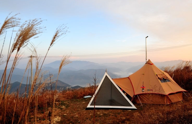 바람이 부는 저녁 캠핑장(3)