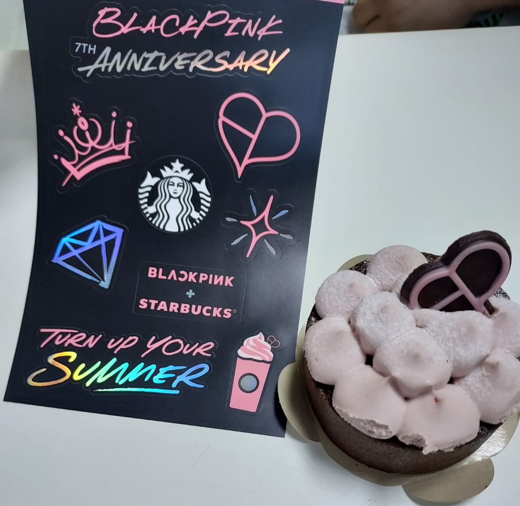 스벅 블핑 케이크