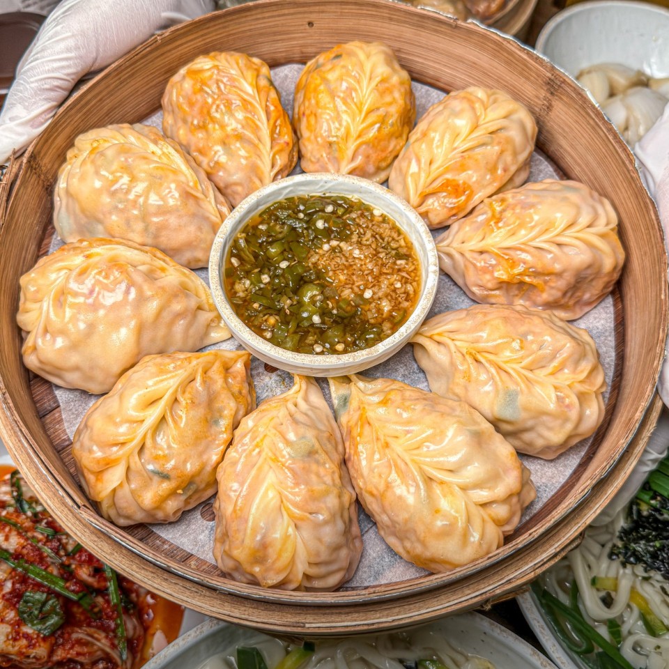 청주 만승제면소 방문기: 대기해도 찾게 되는 만두&middot;칼국수 비밀